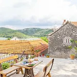 Rustica House *