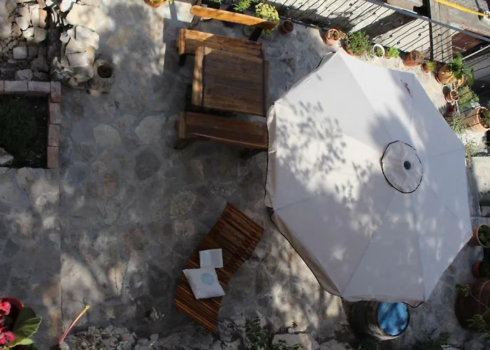 Rustica House Tatil Evi Skradin